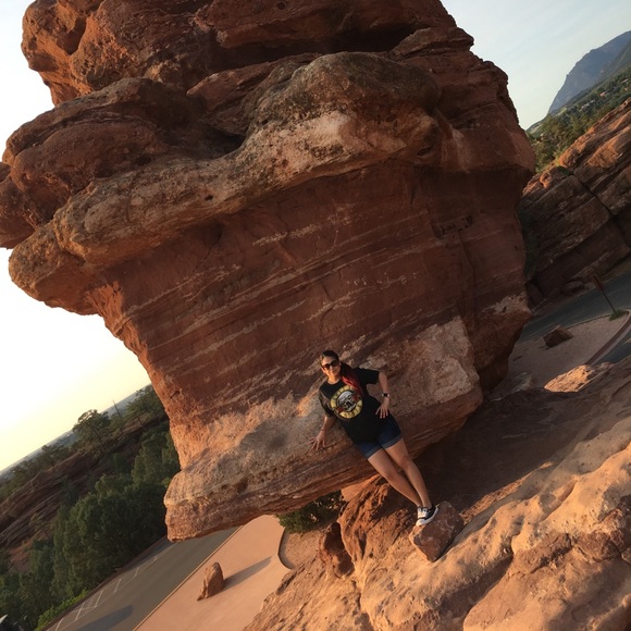 Meet your Posher, Stephanie - Picture 2 of 8